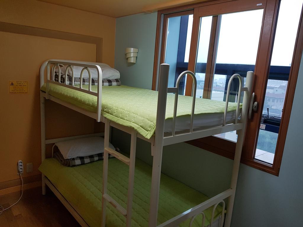 Hostel Lyndon Чеджудо Номер фото