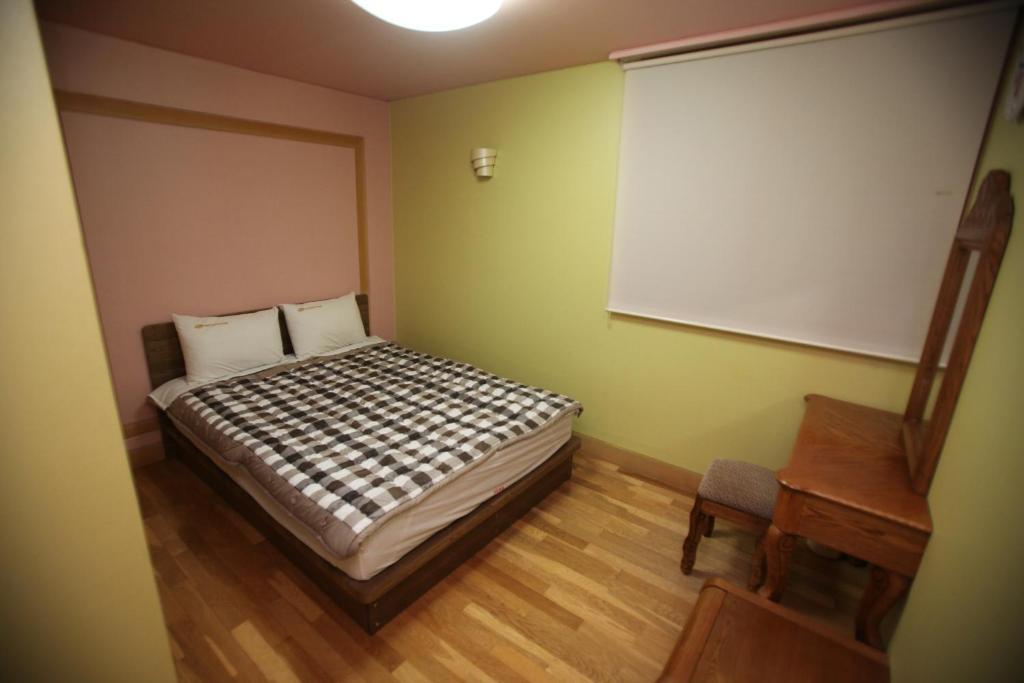 Hostel Lyndon Чеджудо Экстерьер фото
