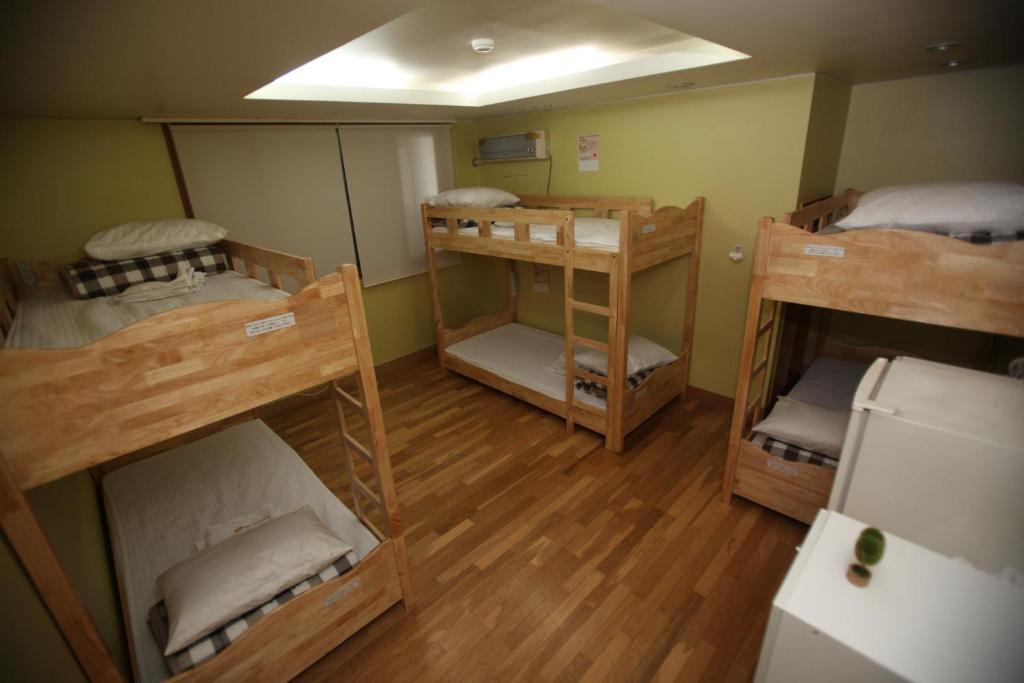 Hostel Lyndon Чеджудо Номер фото